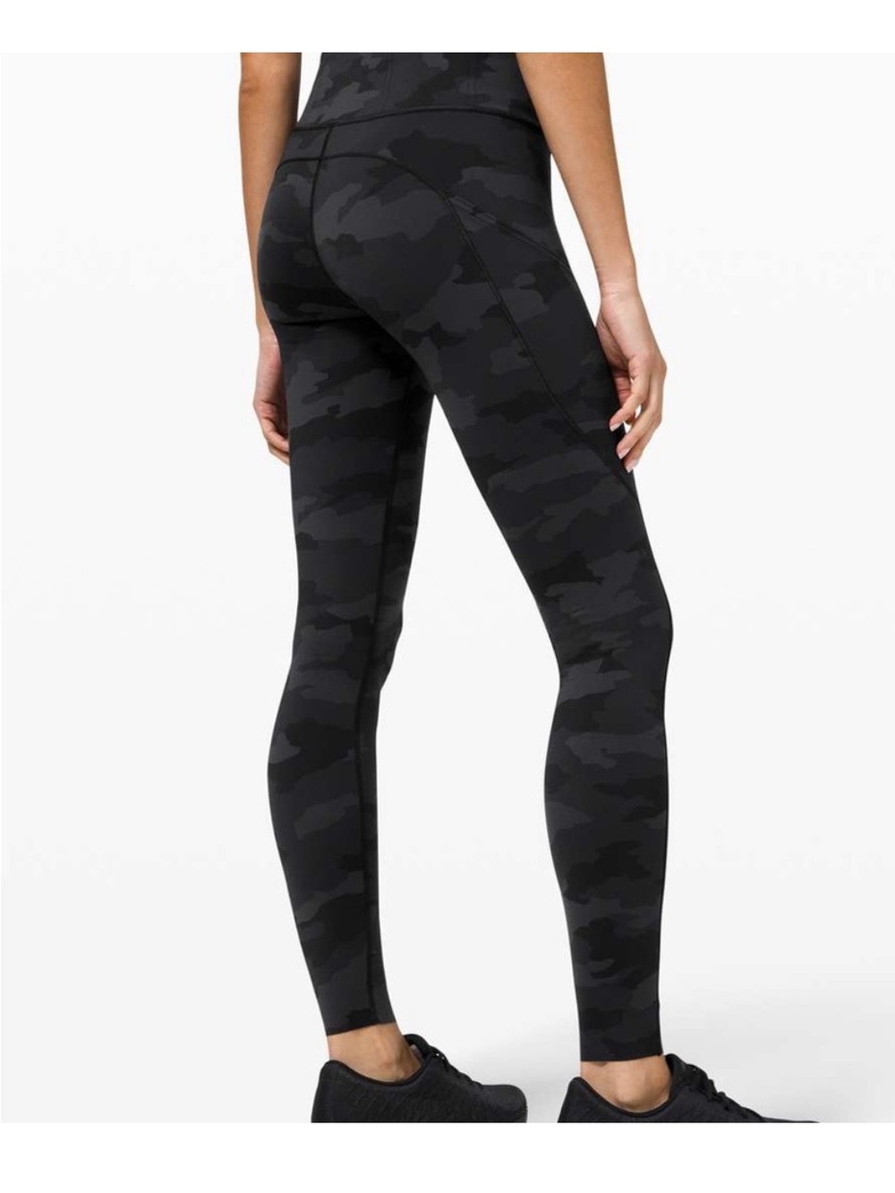 Lululemon Fast and Free High-Rise Black Camo Leggings - inseam 25” size 4